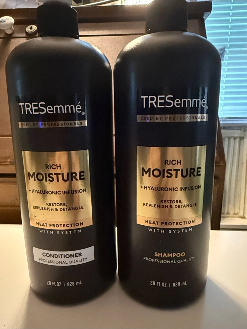Rich Moisture Shampoo & Conditioner Set - Black/Gold